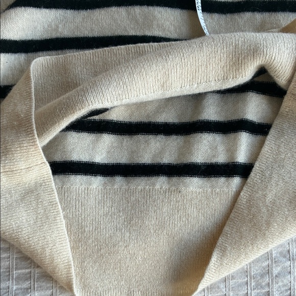 FILORO 2 ply 100% Cashmere Sweater - Picture 6 of 7